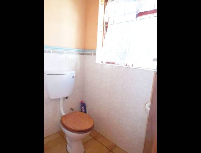 4 bed property to rent in WOODSTOCK